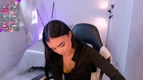 ANABEL WOLF  online show from December 4, 4:38 pm