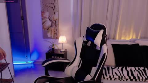 ANABEL WOLF  online show from June 6, 2:11 pm