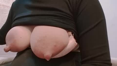 Snapshot of anacutieee chatting on February 12, 1:44 am anacutieee online show from February 12, 1:44 am