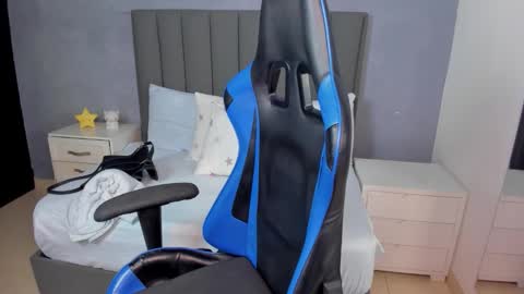 A N A online show from February 24, 1:42 pm