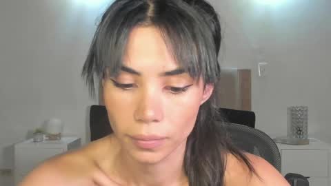Snapshot of anahenao chatting on April 21, 1:42 am Ana Henao or Annie... Follow me ahenaocb Insta X online show from April 21, 1:42 am