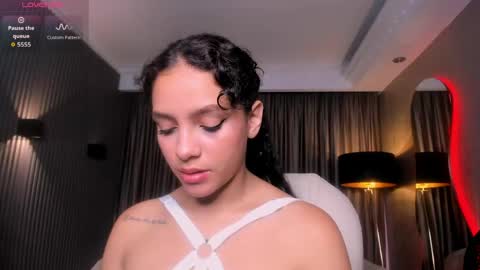 Snapshot of anahi_curlie1 chatting on May 19, 11:05 am Anahi Curlie online show from May 19, 11:05 am