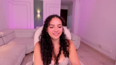 Snapshot of anahi_curlie1 chatting on May 31, 6:09 pm Anahi Curlie online show from May 31, 6:09 pm