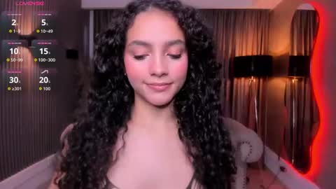 Snapshot of anahi_curlie1 chatting on June 10, 11:31 am Anahi Curlie online show from June 10, 11:31 am