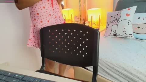 Snapshot of anahi_maite chatting on February 3, 8:36 pm Anahi online show from February 3, 8:36 pm