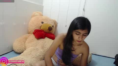 Anahi Browns online show from February 19, 9:25 pm