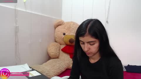 Snapshot of anahibrowns95 chatting on October 23, 7:12 pm Anahi Browns online show from October 23, 7:12 pm