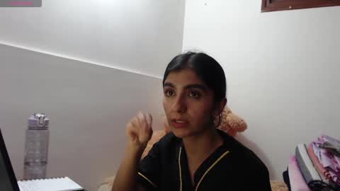 Snapshot of anahibrowns95 chatting on April 10, 8:57 pm Anahi Browns online show from April 10, 8:57 pm