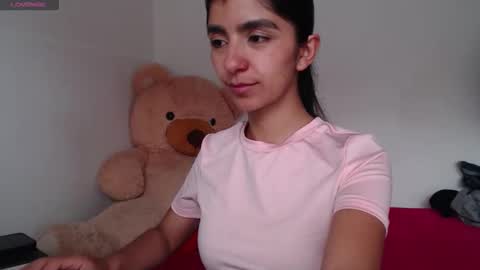 Snapshot of anahibrowns95 chatting on May 13, 6:27 pm Anahi Browns online show from May 13, 6:27 pm