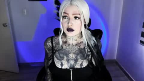 Snapshot of anai_gomez chatting on June 10, 4:50 pm Callme Mistress Ani online show from June 10, 4:50 pm
