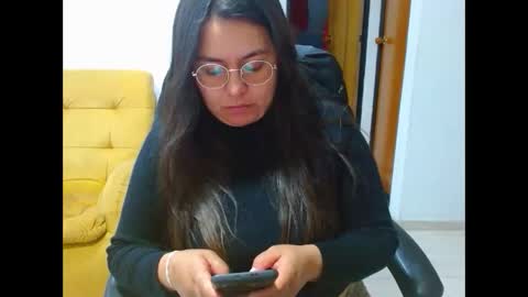 Snapshot of anaids_dam chatting on June 9, 10:21 pm anaids online show from June 9, 10:21 pm