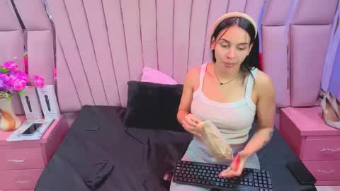 AbbyAndAntonela online show from February 24, 12:58 pm