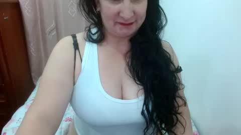 Snapshot of anamaria288 chatting on July 17, 11:42 pm anamaria288 online show from July 17, 11:42 pm