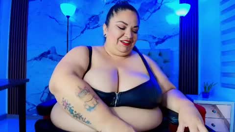 Snapshot of anamariiarios chatting on June 9, 8:42 pm Ana Maria online show from June 9, 8:42 pm