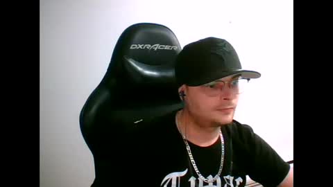 Snapshot of anarchyy1994 chatting on April 12, 8:41 am anarchyy1994 online show from April 12, 8:41 am