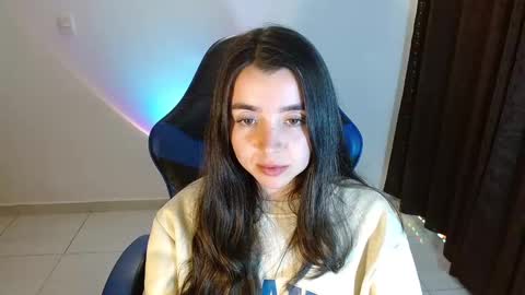 Snapshot of anarosse__ chatting on December 28, 3:26 am ana 3 online show from December 28, 3:26 am