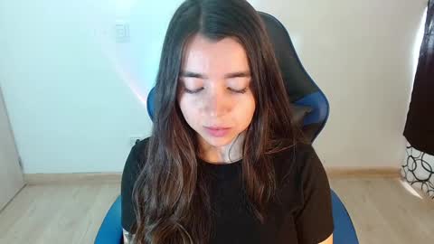 Snapshot of anarosse__ chatting on January 18, 1:08 pm ana 3 online show from January 18, 1:08 pm