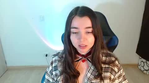 Snapshot of anarosse__ chatting on February 12, 5:15 am ana 3 online show from February 12, 5:15 am