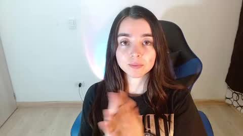 Snapshot of anarosse__ chatting on February 27, 1:59 am ana 3 online show from February 27, 1:59 am