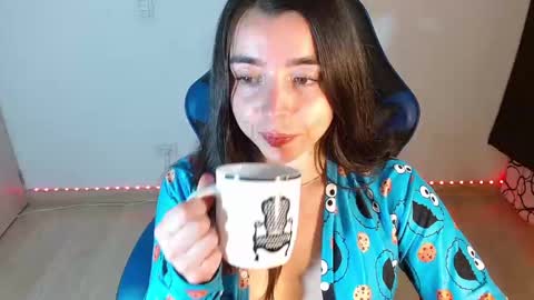 Snapshot of anarosse__ chatting on September 16, 1:06 am ana 3 online show from September 16, 1:06 am