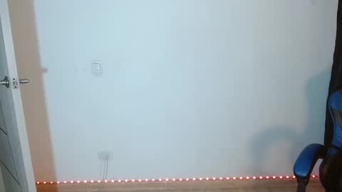 Snapshot of anarosse__ chatting on September 18, 1:18 am ana 3 online show from September 18, 1:18 am