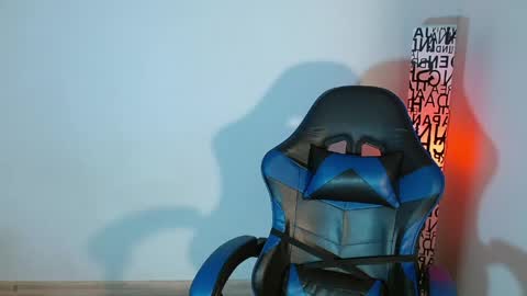 Snapshot of anarosse__ chatting on April 30, 1:01 am ana 3 online show from April 30, 1:01 am