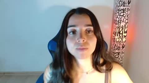 Snapshot of anarosse__ chatting on May 19, 12:38 am ana 3 online show from May 19, 12:38 am