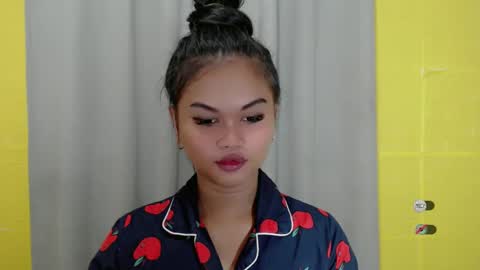 Snapshot of anaruru_ chatting on January 13, 11:52 am ANA online show from January 13, 11:52 am