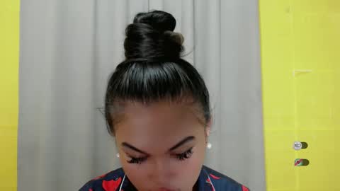 Snapshot of anaruru_ chatting on January 13, 5:12 pm ANA online show from January 13, 5:12 pm