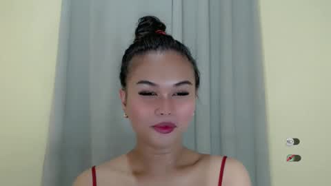 Snapshot of anaruru_ chatting on February 12, 9:11 pm ANA online show from February 12, 9:11 pm