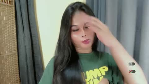 Snapshot of anaruru_ chatting on September 11, 4:51 pm ANA online show from September 11, 4:51 pm