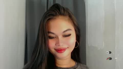 Snapshot of anaruru_ chatting on May 7, 8:36 pm ANA online show from May 7, 8:36 pm
