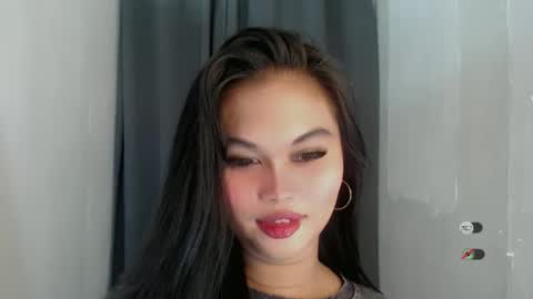 Snapshot of anaruru_ chatting on May 8, 6:24 pm ANA online show from May 8, 6:24 pm