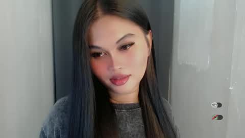 Snapshot of anaruru_ chatting on May 21, 2:35 pm ANA online show from May 21, 2:35 pm