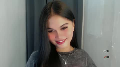 Snapshot of anaruru_ chatting on June 8, 1:00 pm ANA online show from June 8, 1:00 pm