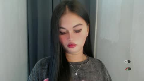 Snapshot of anaruru_ chatting on June 13, 1:53 pm ANA online show from June 13, 1:53 pm
