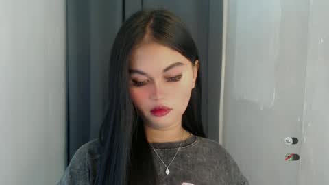 Snapshot of anaruru_ chatting on June 17, 1:12 pm ANA online show from June 17, 1:12 pm