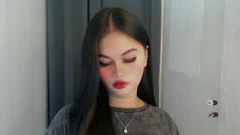 Snapshot of anaruru_ chatting on June 20, 12:52 pm ANA online show from June 20, 12:52 pm