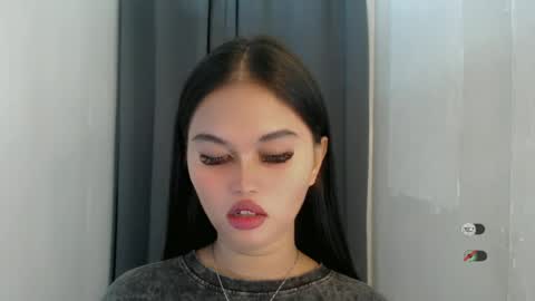 Snapshot of anaruru_ chatting on July 2, 4:02 pm ANA online show from July 2, 4:02 pm
