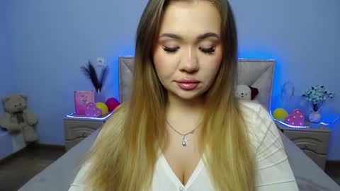 Snapshot of anastacyyellig chatting on January 29, 8:40 am anastacyyellig online show from January 29, 8:40 am