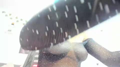 Snapshot of anastasia_tuya chatting on February 17, 11:11 pm anastasia online show from February 17, 11:11 pm