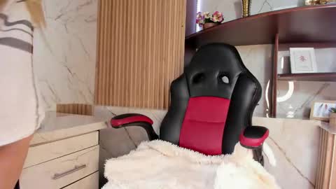 Anastasia online show from February 6, 1:03 pm