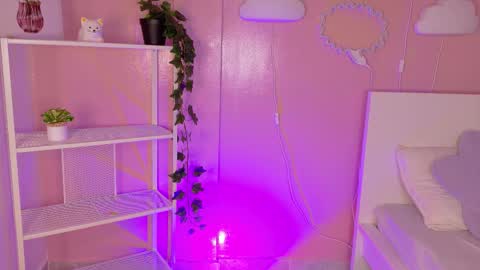 Kendra  online show from February 11, 11:37 am