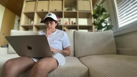 Snapshot of anddres_boss chatting on September 16, 12:28 pm Tell Me ANDRESS ----- online show from September 16, 12:28 pm