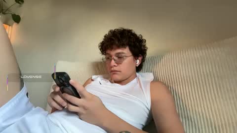 Snapshot of anddres_boss chatting on September 27, 9:25 am Tell Me ANDRESS ----- online show from September 27, 9:25 am