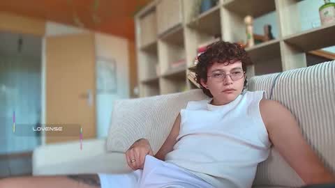 Snapshot of anddres_boss chatting on October 4, 10:57 am Tell Me ANDRESS ----- online show from October 4, 10:57 am