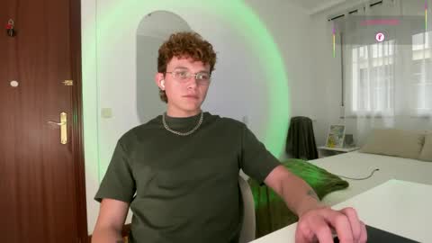Snapshot of anddres_boss chatting on May 14, 1:29 pm Tell Me ANDRESS ----- online show from May 14, 1:29 pm