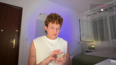 Snapshot of anddres_boss chatting on June 8, 8:09 pm Tell Me ANDRESS ----- online show from June 8, 8:09 pm