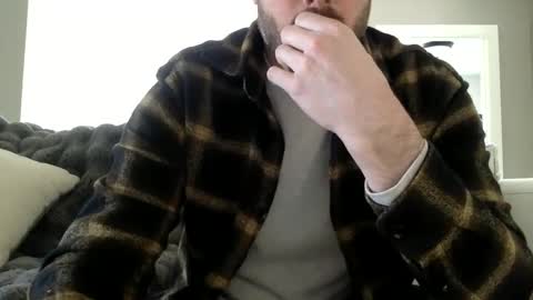 Snapshot of andees222 chatting on February 19, 5:38 pm Andees222 online show from February 19, 5:38 pm