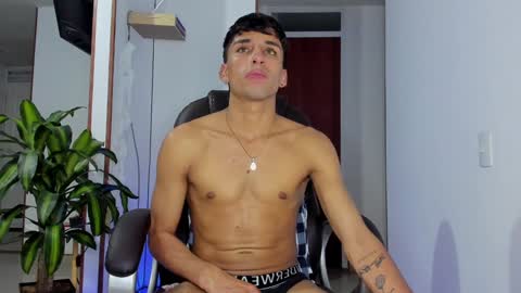 Snapshot of ander_012 chatting on January 15, 2:06 am Ander Arias online show from January 15, 2:06 am